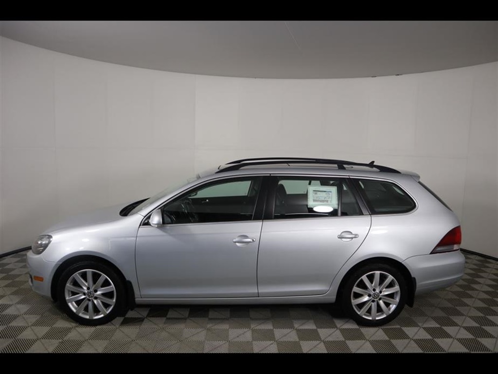 Pre-Owned 2012 Volkswagen Jetta SportWagen 2.0L TDI FWD 4D ...